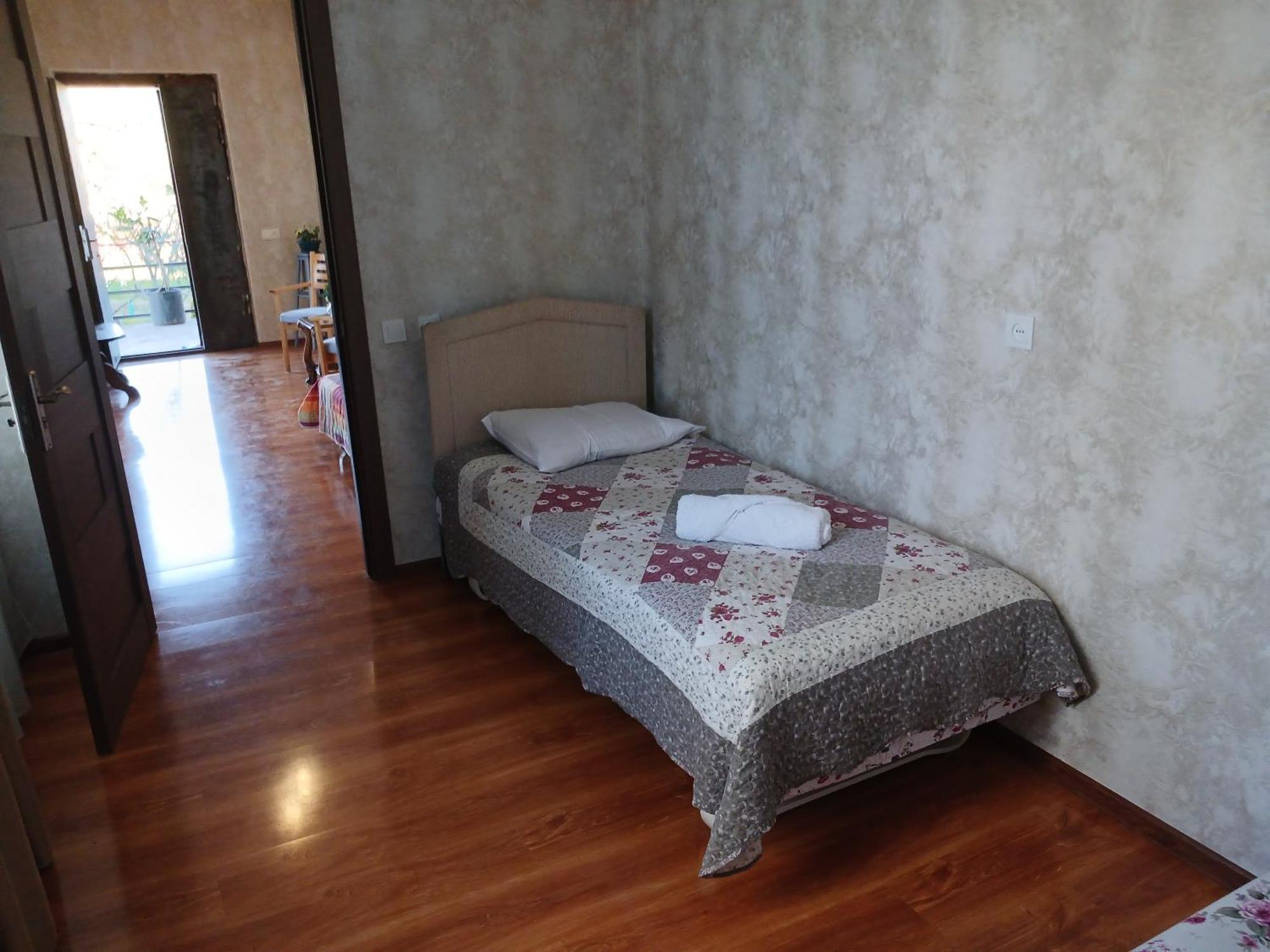 Guest House Nano Martvili Ngoại thất bức ảnh