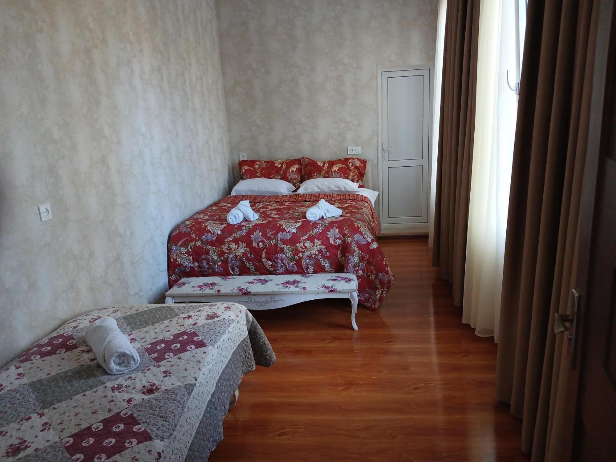 Guest House Nano Martvili Ngoại thất bức ảnh